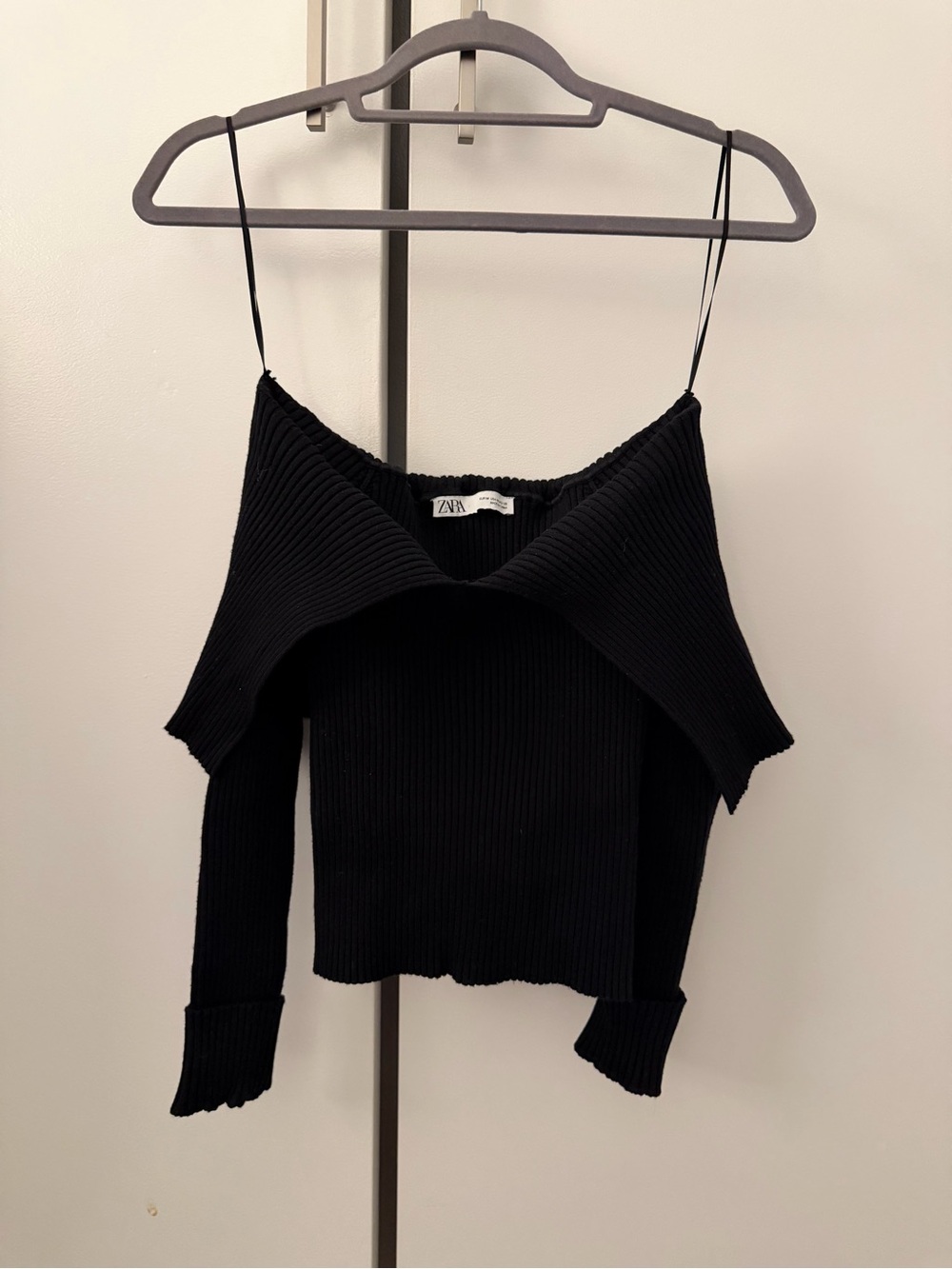Zara Black Ribbed Off-Shoulder Sweater